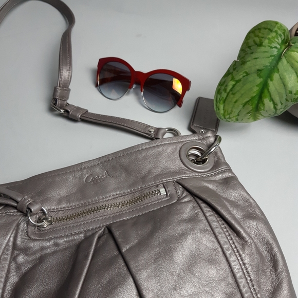 Moschino Red frame sunglasses NWT - Picture 10 of 10